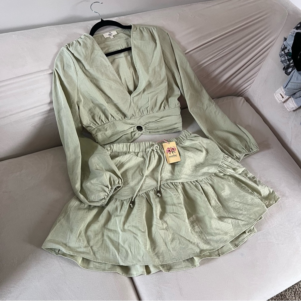 NWT | Entro Light Green Skirt and Long Sleeve Set | Size L